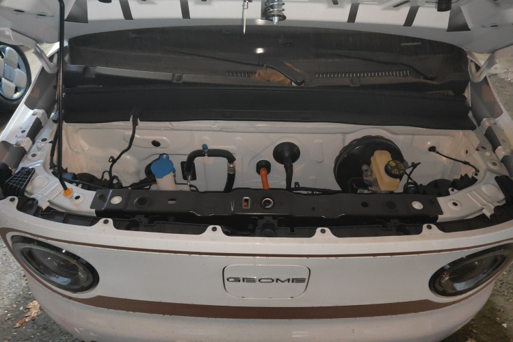 吉利银河 2024款 熊猫mini 200km 耐力熊机舱底盘24