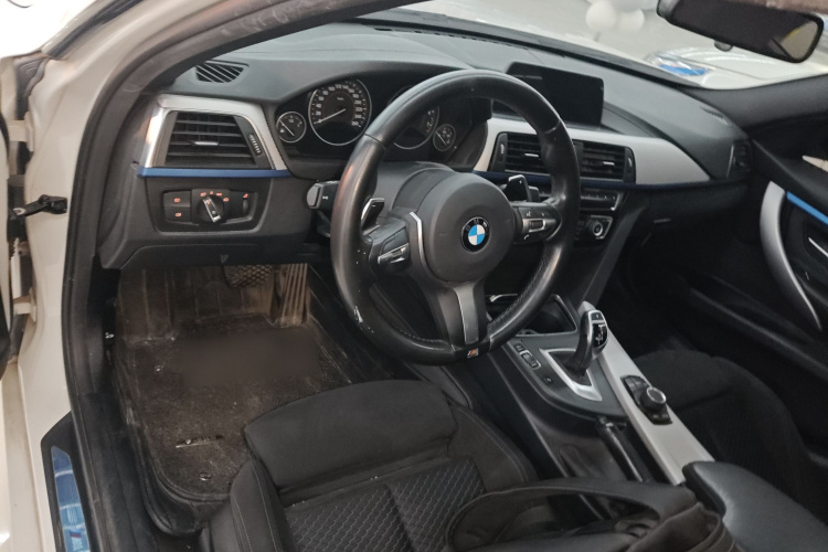 宝马3系 2018款 320i M运动套装中控内饰12