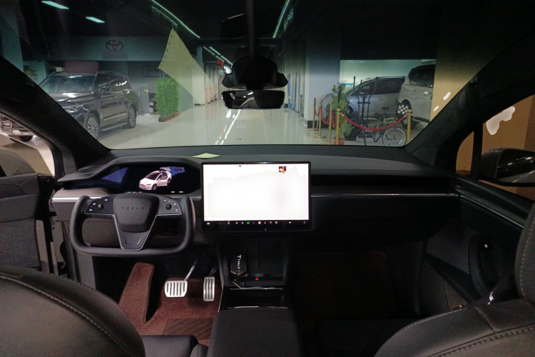特斯拉 Model X 2023款 双电机全轮驱动版中控内饰7002