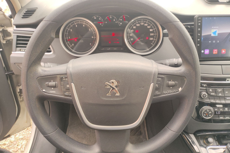 标致508 2012款 2.0L 自动天窗经典版中控内饰13