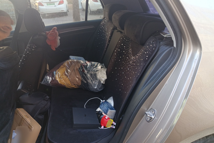 大众 高尔夫 2017款 1.6L 自动舒适百万辆纪念版中控内饰7004