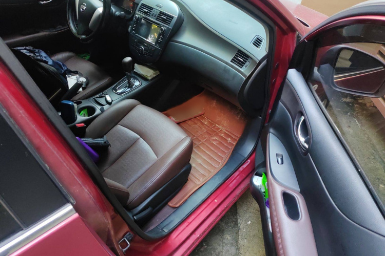 日产 骐达TIIDA 2013款 1.6L CVT酷咖版局部细节9005