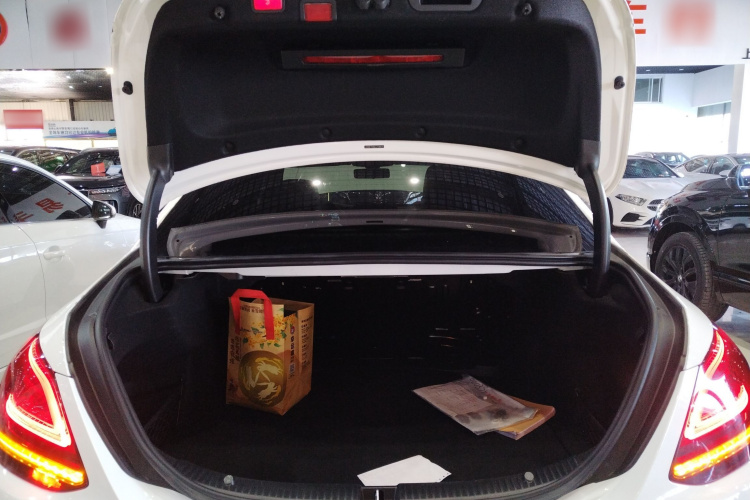 奔驰C级 2020款 改款 C 260 运动版机舱底盘23