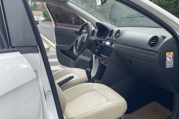 大众 捷达 2015款 质惠版 1.6L 手动时尚型中控内饰7005