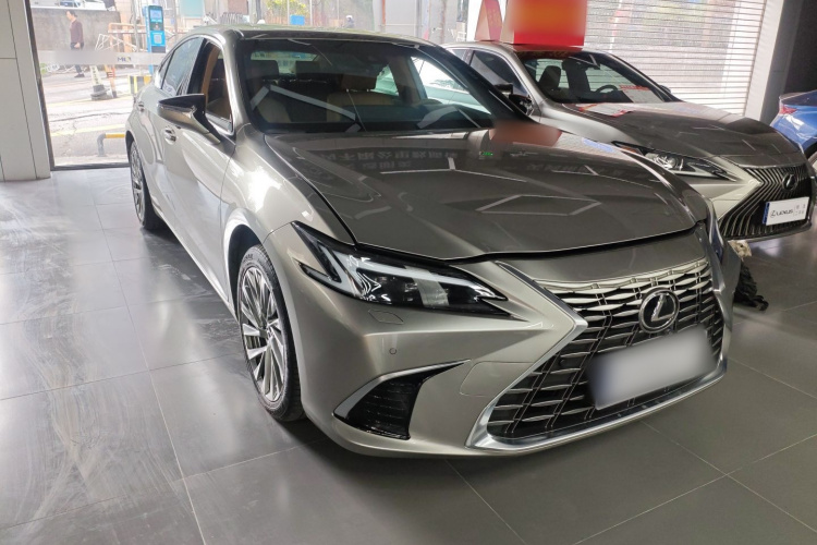 雷克萨斯ES 2025款 200 臻享版车身外观3