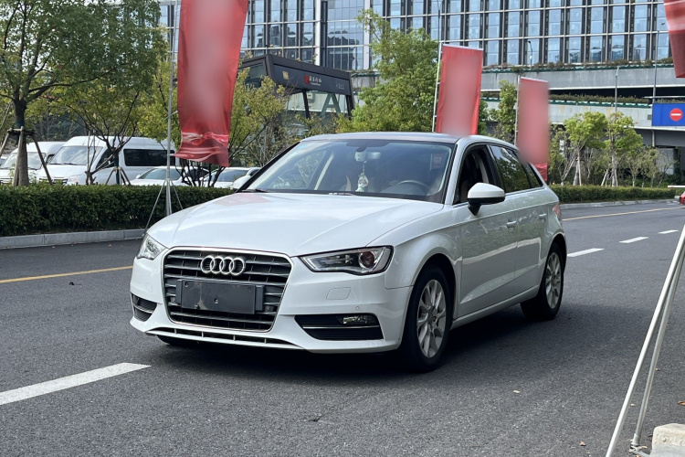 奥迪A3 2016款 Sportback 35 TFSI 领英型车身外观1