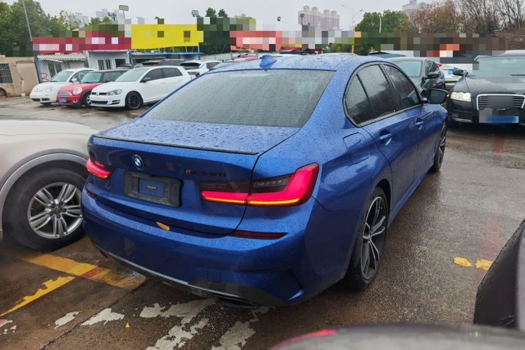 宝马3系 2021款 330i M运动曜夜套装车身外观7