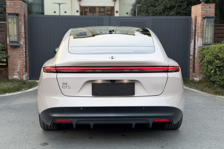 蔚来ET5 2022款 75kWh车身外观6005