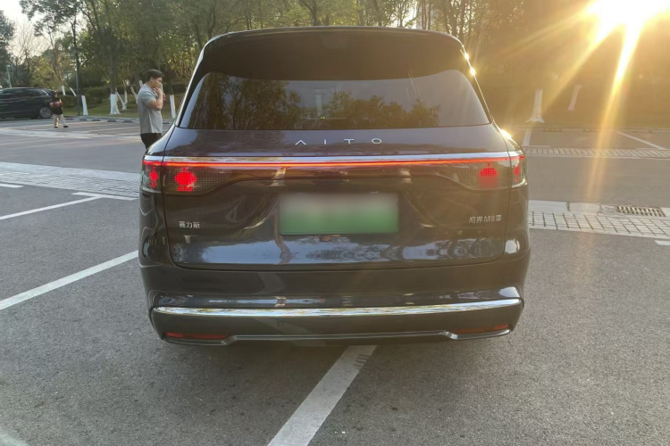 鸿蒙智行 问界M8 2025款 纯电 Max+ 六座长续航版车身外观6006