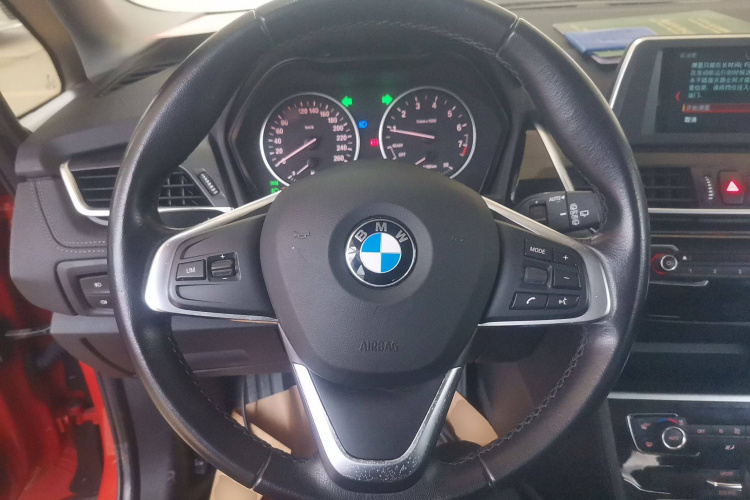 宝马2系旅行车 2016款 218i 运动设计套装中控内饰13