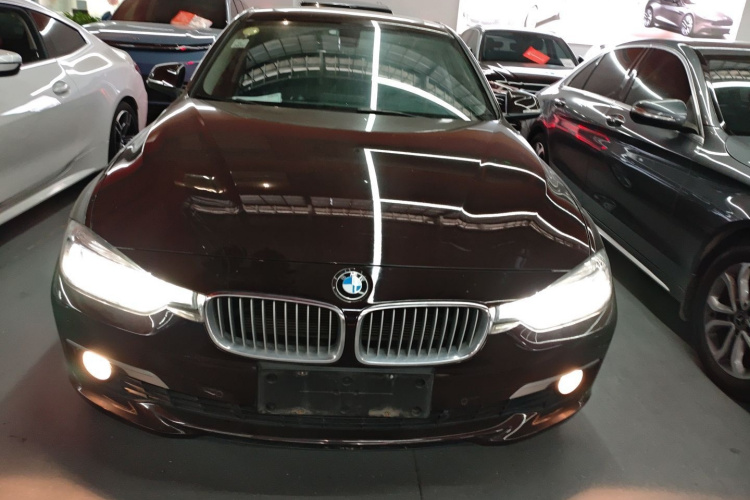 宝马3系 2018款 318Li车身外观2