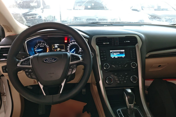 福特 蒙迪欧 2013款 2.0L GTDi200时尚型中控内饰12