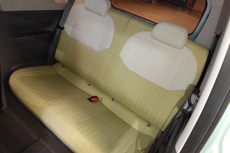 吉利银河 2024款 熊猫mini 200km 耐力熊中控内饰7004