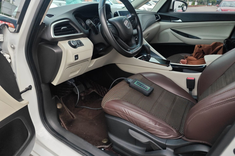 别克GL6 2018款 18T 5座精英型中控内饰20