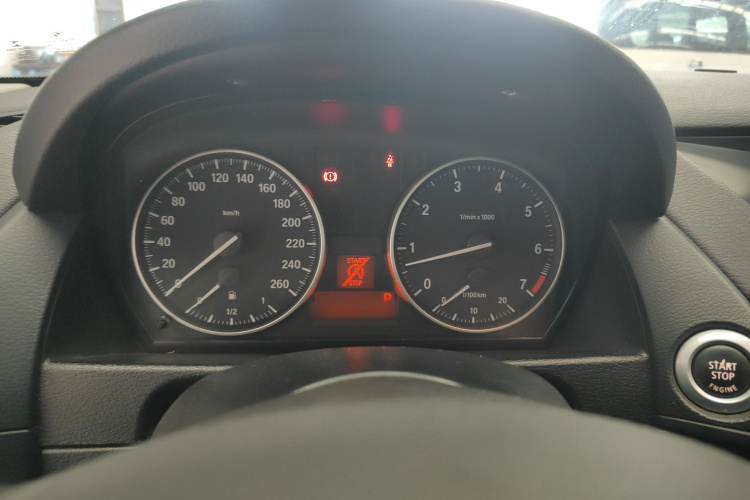 宝马X1 2014款 sDrive18i 时尚型局部细节14