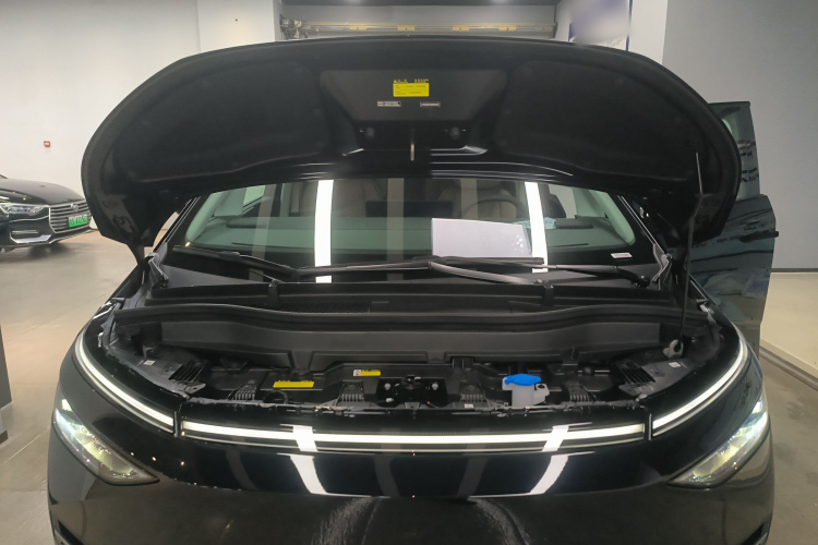 小鹏X9 2025款 650长续航 Max机舱底盘24