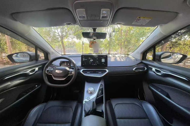 吉利几何C 2022款 蓝莓C400中控内饰7003