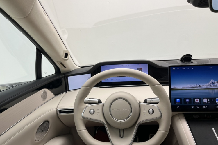 鸿蒙智行 享界S9 2025款 增程 Ultra中控内饰7005