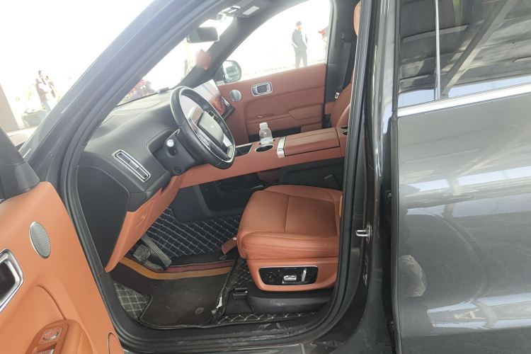 理想汽车 理想L8 2023款 Air中控内饰19