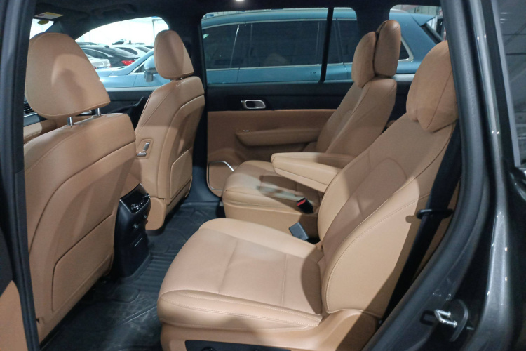 理想汽车 理想ONE 2021款 增程6座版中控内饰21