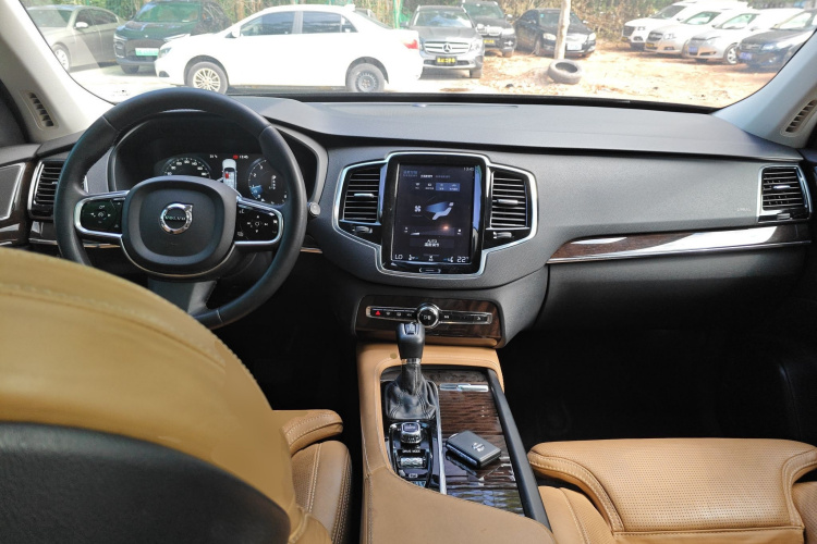 沃尔沃XC90 2015款 T6 智雅版 7座中控内饰12