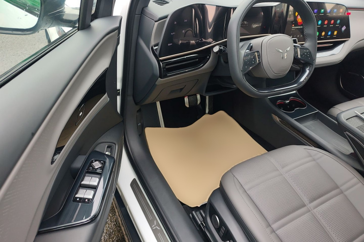 红旗EH7 2024款 690 Pro中控内饰20