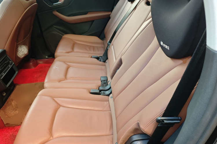 奥迪Q7 2020款 55 TFSI quattro 黑武士专享版中控内饰21