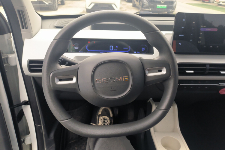 吉利银河 2023款 熊猫mini 200km 耐力熊中控内饰13