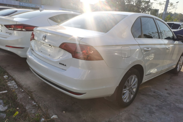 大众 宝来 2017款 1.6L 自动舒适型车身外观7