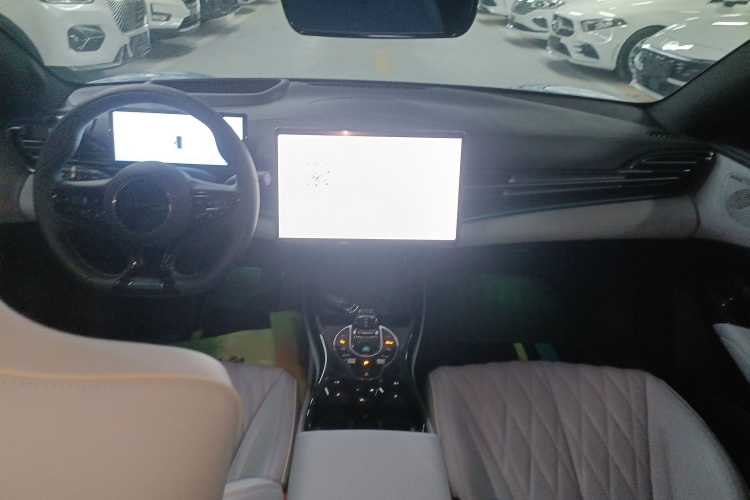 比亚迪 海豹 2022款 700km 长续航后驱版中控内饰12