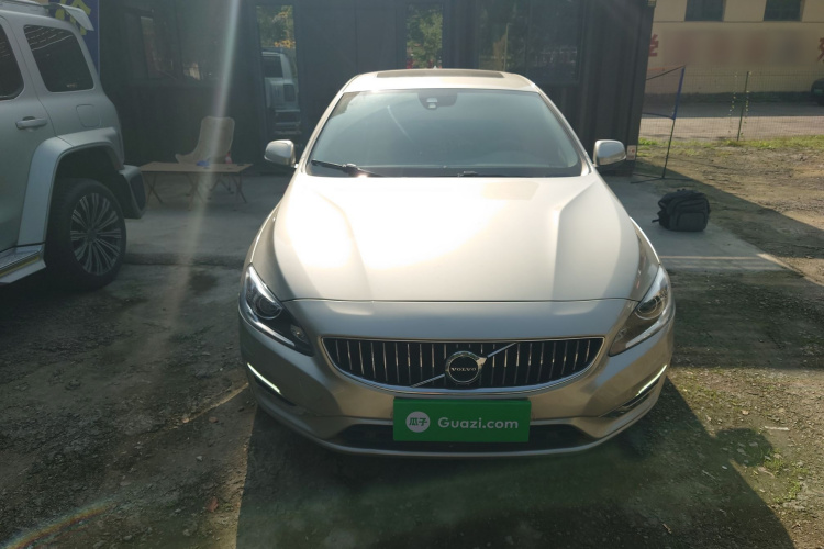 沃尔沃S60 2019款 S60L 改款 T5 智进进阶版车身外观2