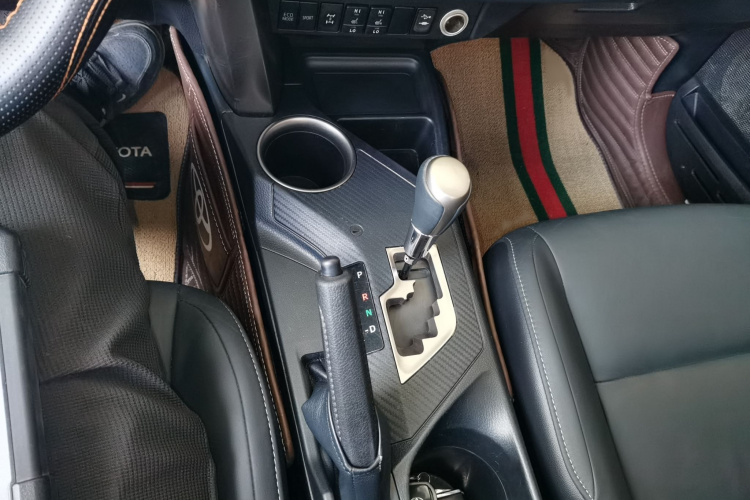 丰田 RAV4荣放 2015款 2.5L 自动四驱精英版局部细节18