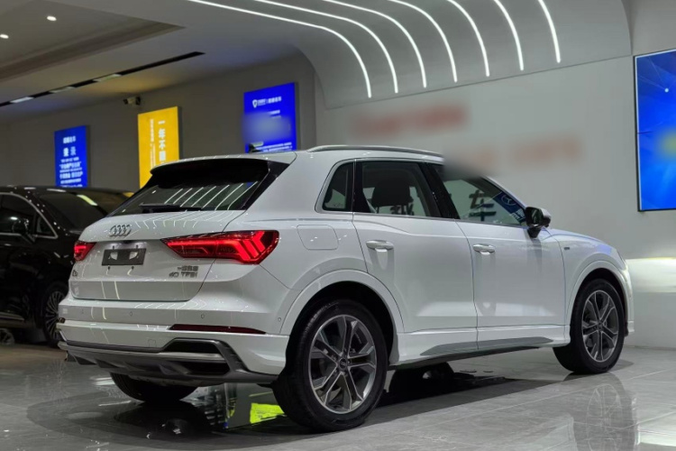 奥迪Q3 2023款 40 TFSI 时尚动感型车身外观6001