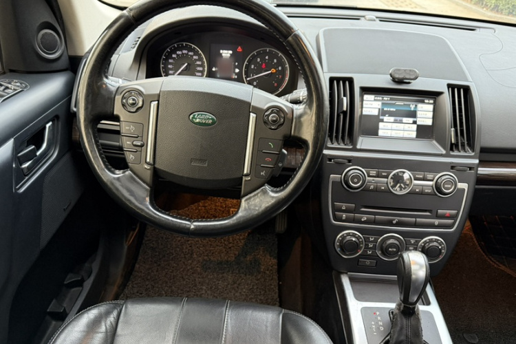 路虎 神行者2 2013款 2.0T Si4 SE汽油版中控内饰7003