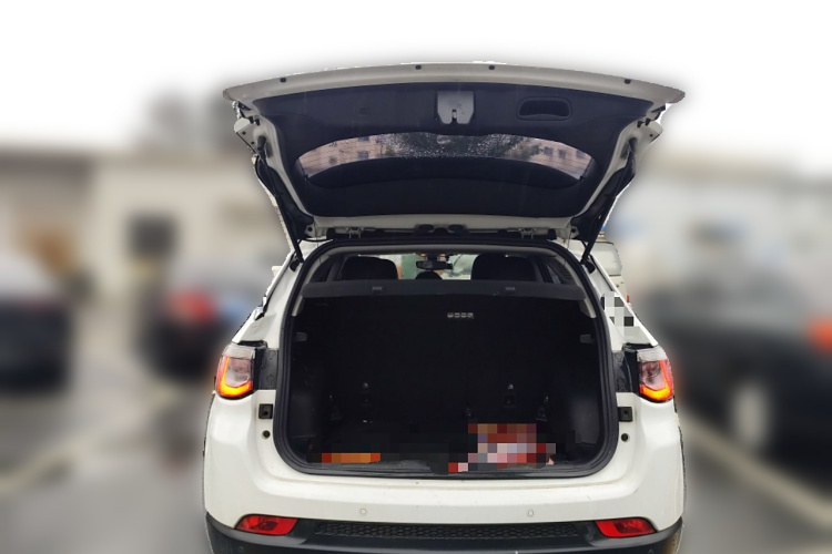 Jeep 指南者 2019款 220T 自动家享炫酷版局部细节23