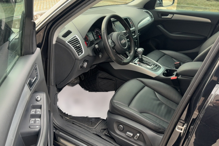 奥迪Q5 2015款 40 TFSI 技术型中控内饰7002