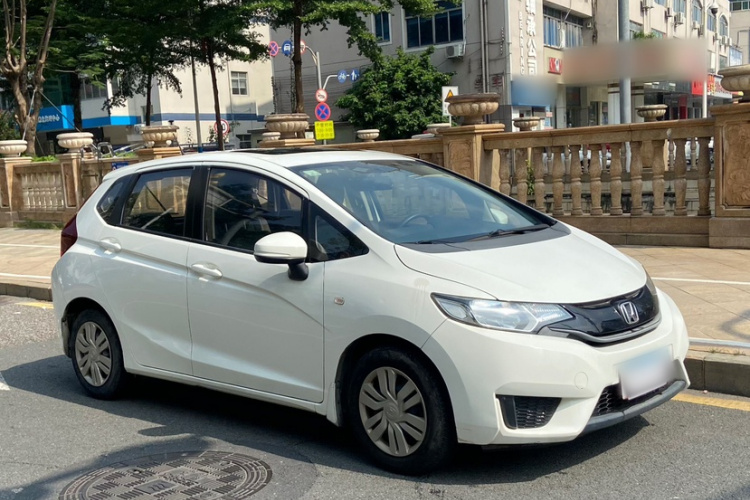 本田 飞度 2016款 1.5L LXS CVT舒适天窗版车身外观6002