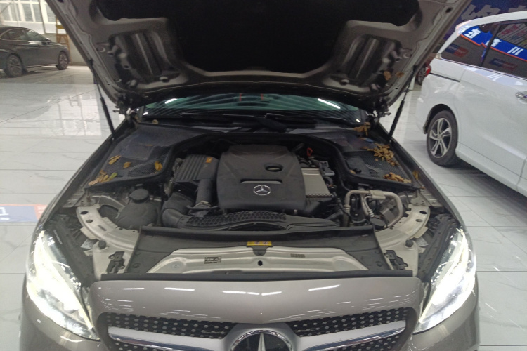 奔驰C级 2019款 C 180 L 时尚型运动版机舱底盘24