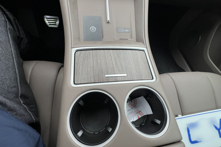 鸿蒙智行 智界R7 2025款 增程 251km Max中控内饰7002
