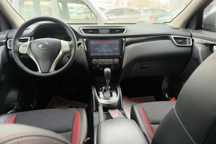 日产 逍客 2016款 2.0L CVT豪华版中控内饰12