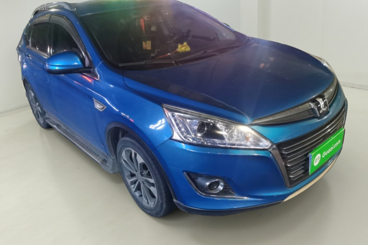 纳智捷 优6 SUV 2017款 1.8T 时尚升级型车身外观3