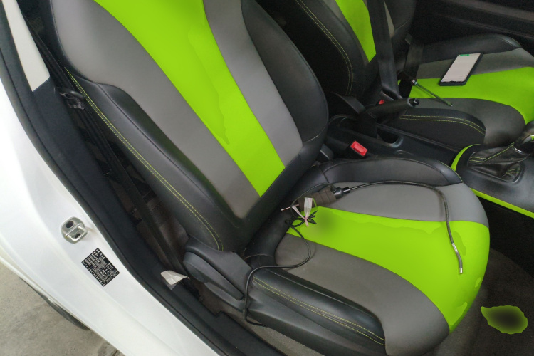 荣威 科莱威CLEVER 2021款 302km全能版局部细节41