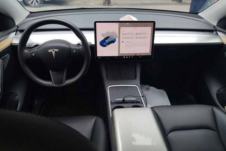 特斯拉 Model Y 2021款 标准续航后驱版中控内饰12
