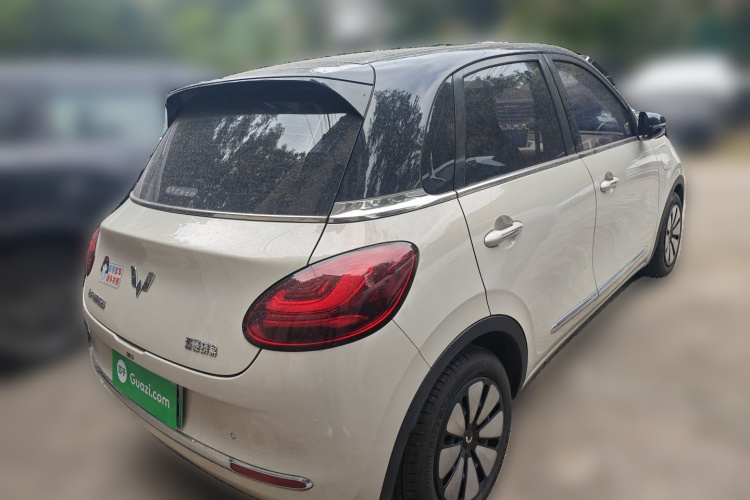 五菱汽车 五菱缤果 2023款 333km 灵犀互联+款车身外观7