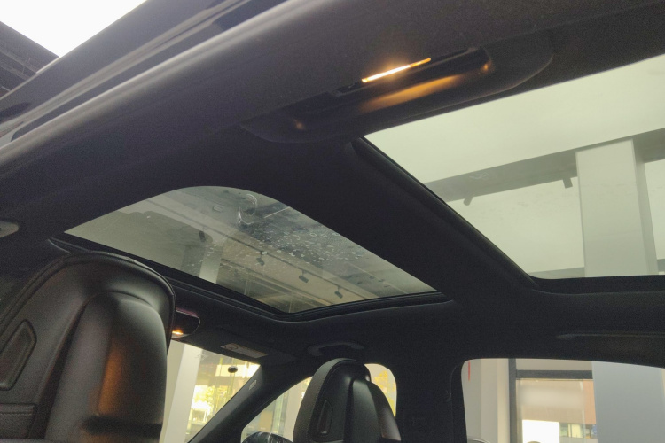 奔驰C级 2022款 改款 C 260 L 运动版局部细节22