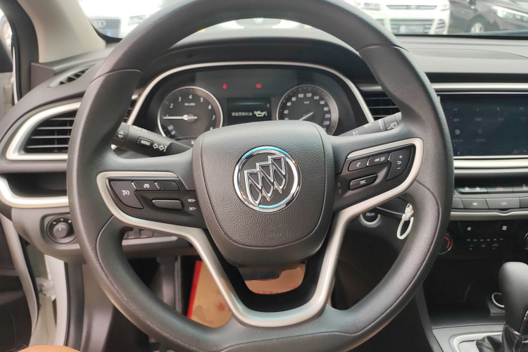 别克 英朗 2021款 改款 典范 1.5L 自动精英型中控内饰13