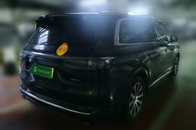 鸿蒙智行 问界M8 2025款 增程 Max版 37kWh 5座版车身外观7