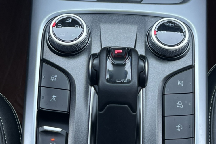 坦克300 2023款 2.0T 铁骑02中控内饰7004