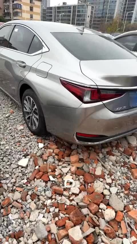 雷克萨斯ES 2023款 200 卓越版讲解2