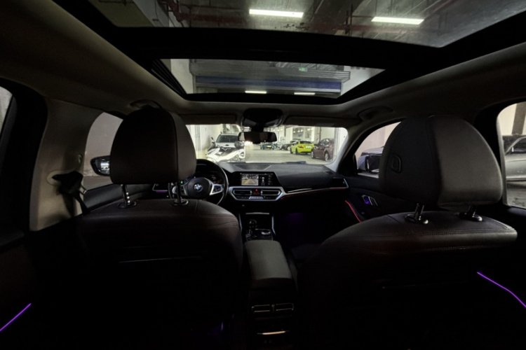 宝马3系 2021款 320Li M运动套装中控内饰7007